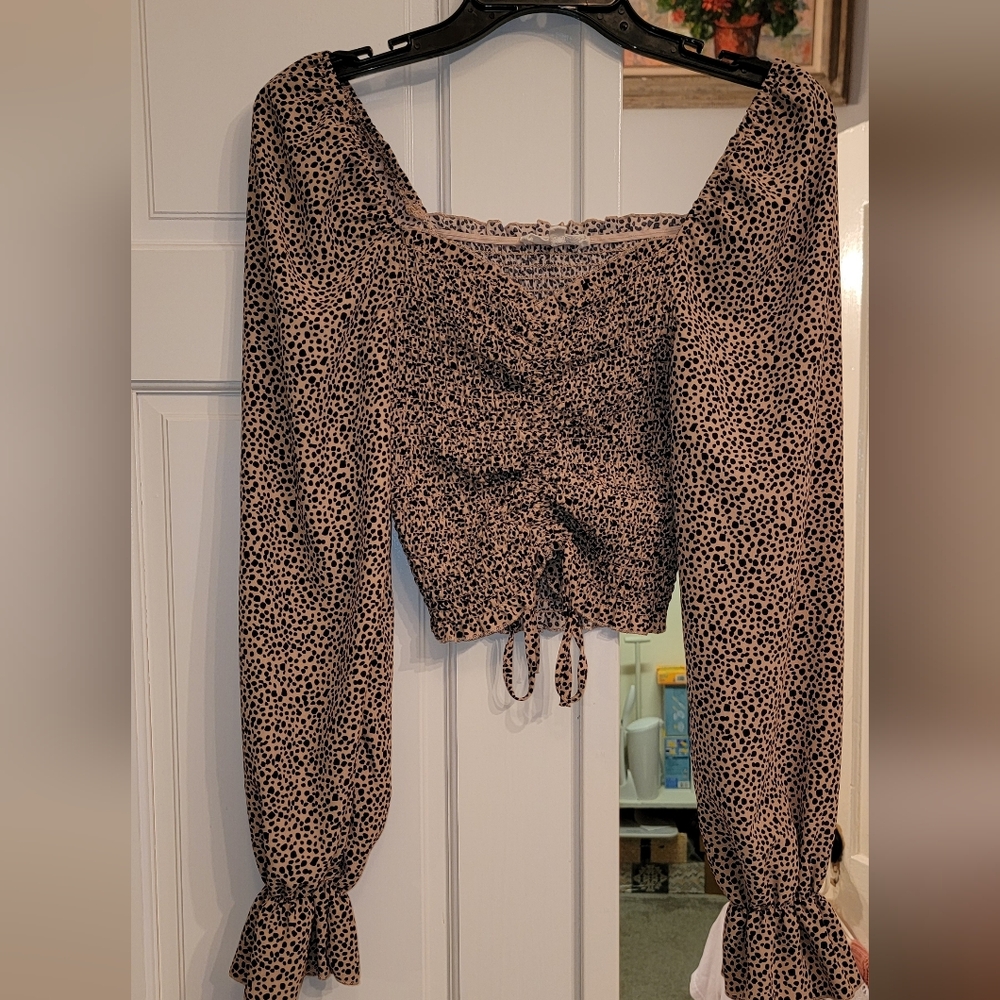 Elegant Black and Cream Women's Top
